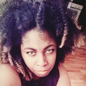 Meet your Posher, Monica